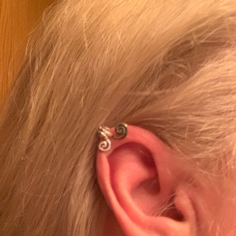 💜3/$25 Gold tone Handmade Swirl Tragus Ear Cuff no piercing - Picture 6 of 9